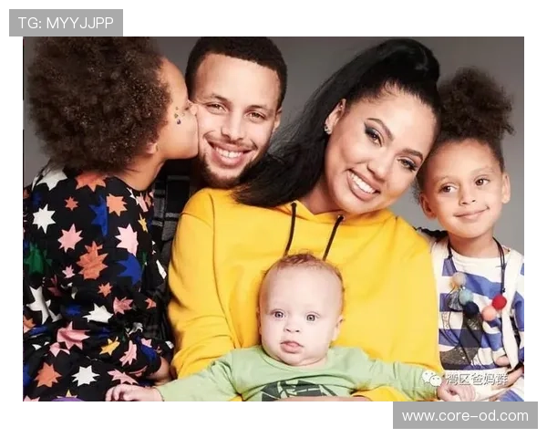 库里训练完直接带娃？这生活差普通家庭太远了吧！