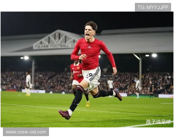 加纳乔无球跑动与反击冲击优势解析